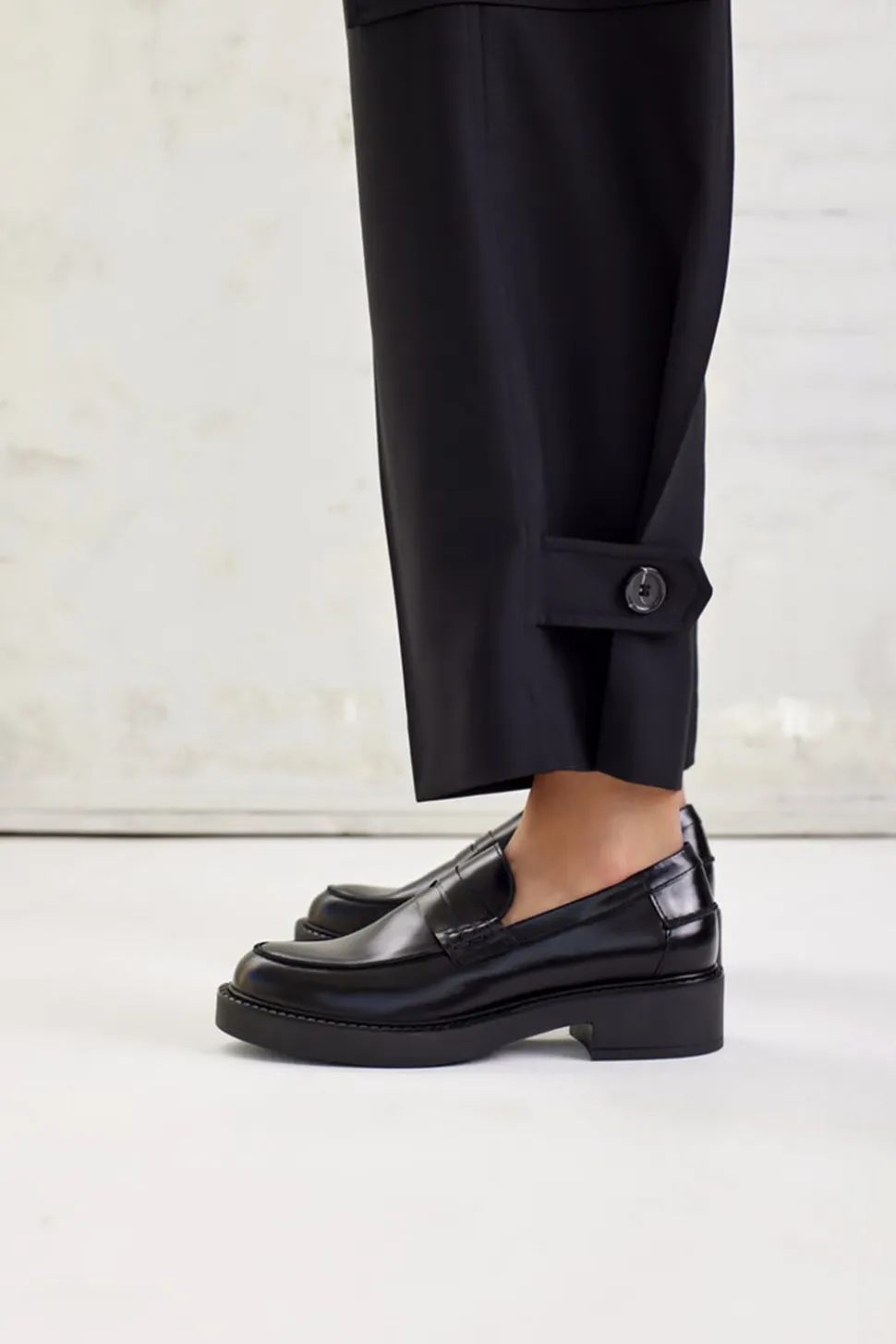 1645-101 Loafers, Black, 39