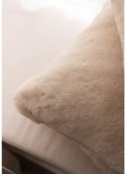 Adalyn Pude, Sand, 45x45 cm