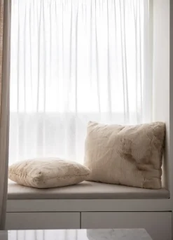 Adalyn Pude, Sand, 45x45 cm