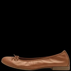 Alena Ballerinasko, Nut, 42