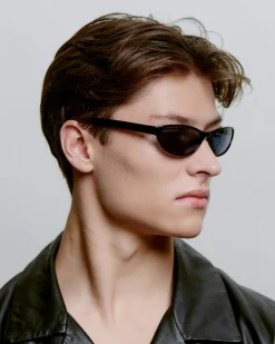 Alexa Solbriller, Black