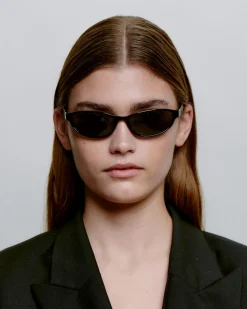 Alexa Solbriller, Black