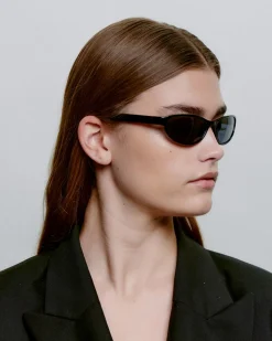 Alexa Solbriller, Black