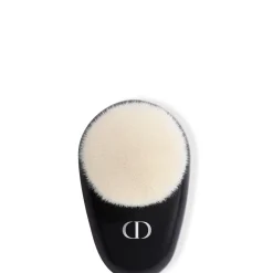 Backstage Face Brush N°18 Multi-use complexion brush