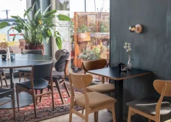 Bee Væglampe, Beige Smoked