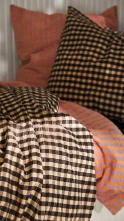 Bæk&Bølge Sengelinned, Sort/ Sand, 140x200 cm