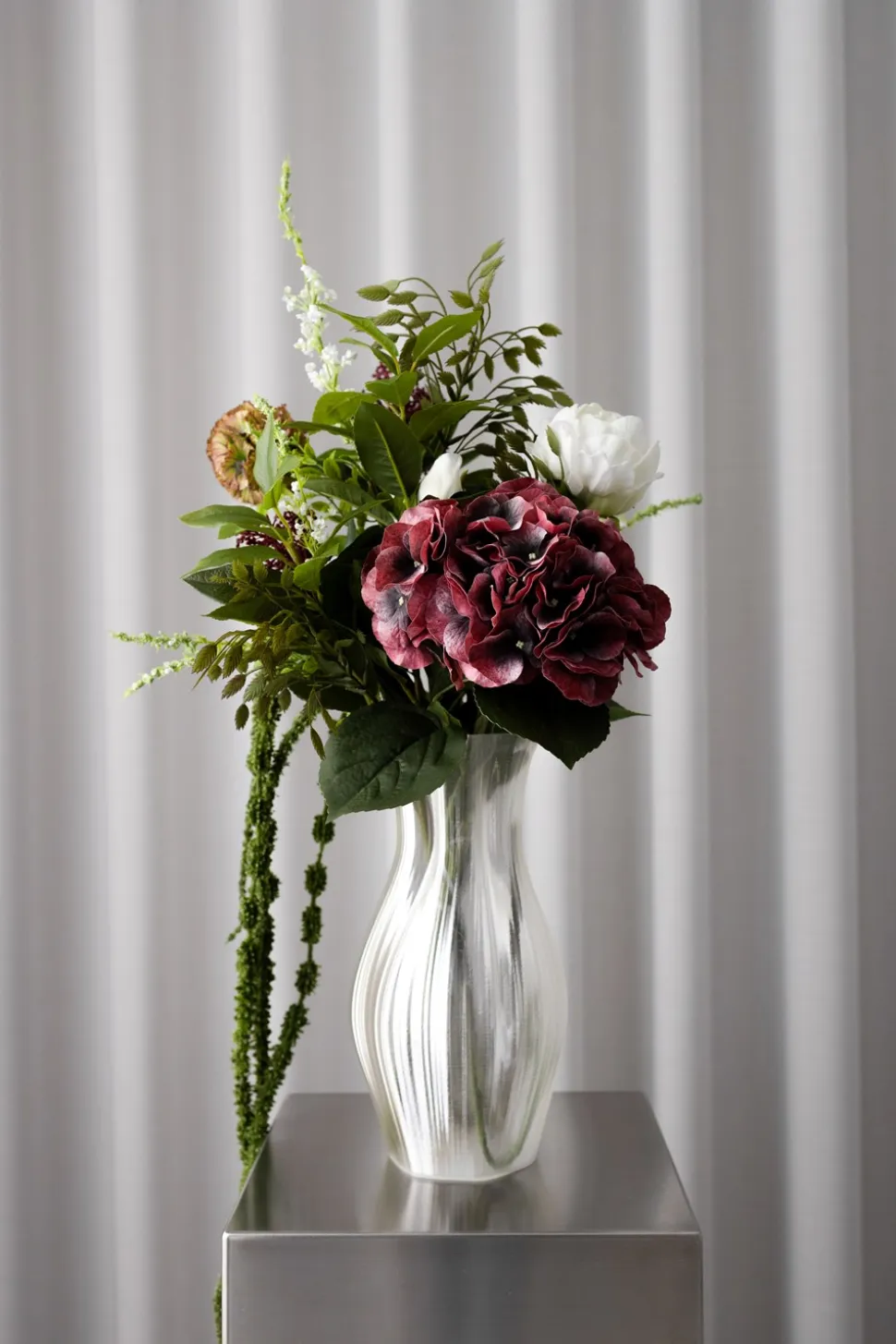 Bordeaux Bloom Kunstig Blomsterbuket, Bordeaux