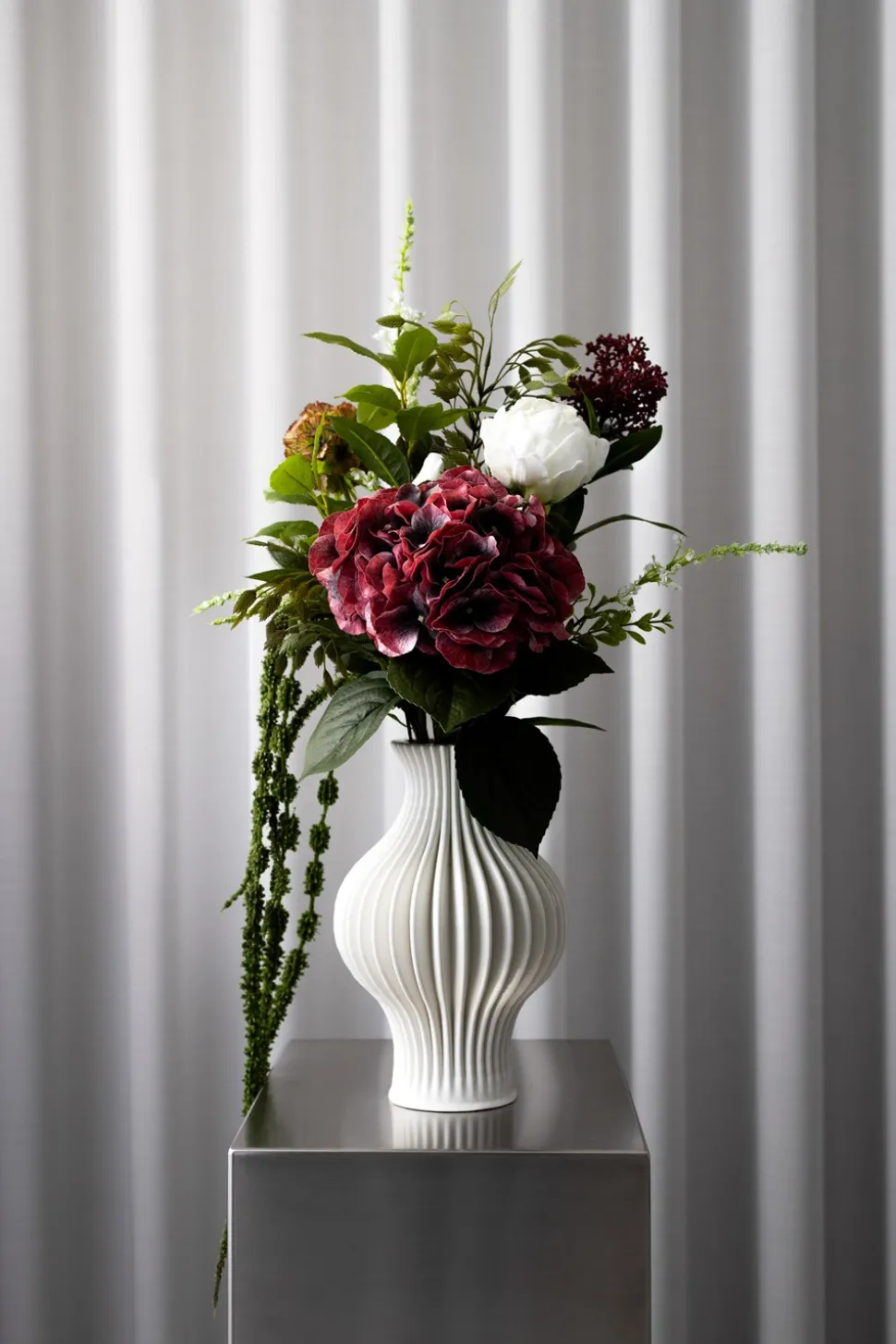 Bordeaux Bloom Kunstig Blomsterbuket, Bordeaux