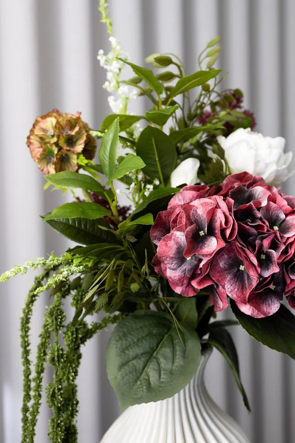 Bordeaux Bloom Kunstig Blomsterbuket, Bordeaux