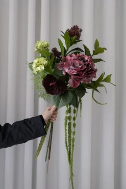 Bordeaux Glow Kunstig Blomsterbuket, Bordeaux