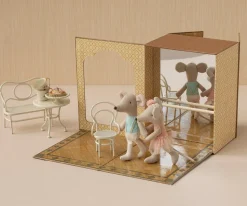 Dansestudie Med Balletmus, Multi