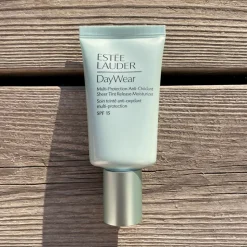 DayWear Sheer Tint SPF 15 Moisturizer Creme, 50 ml