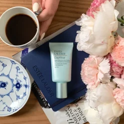 DayWear Sheer Tint SPF 15 Moisturizer Creme, 30 ml