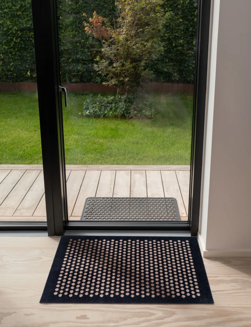 Dot Gulvmåtte, Sort/Sand, 60x90 cm