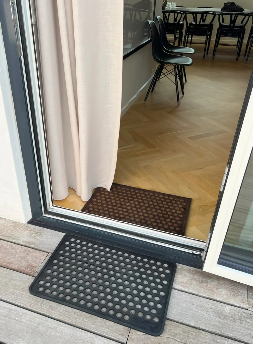 Dot Gummi Dørmåtte, Black, 40x60 cm