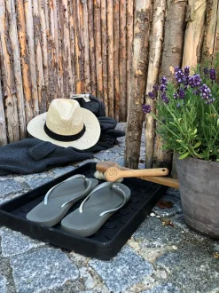 Dot Skobakke, Black, 28x38 cm