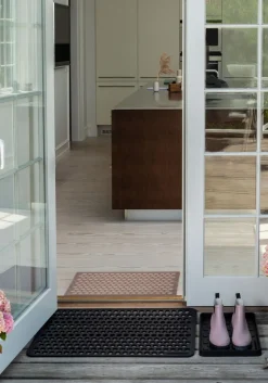 Dot Skobakke, Black, 28x38 cm