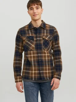 Eddie Overshirt, Otter, S