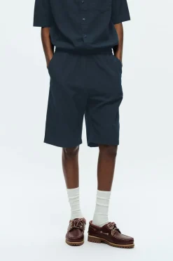 Enoch Shorts, Salute, M