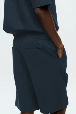 Enoch Shorts, Salute, M