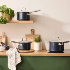 Essential Non-Stick Ceramic Kasserolle, Black, 1,9 L