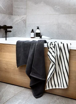 Everyday Stripe Håndklæde, Antracit, 50x90 cm