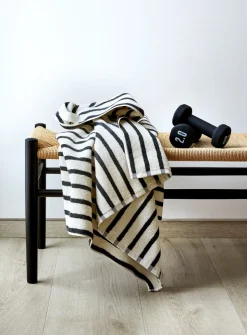 Everyday Stripe Håndklæde, Antracit, 70x140 cm