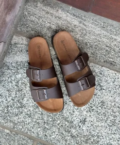 Fiona Sandaler, Brun, 39