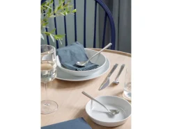 Fuga Spiseske, Stål