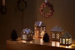 Gingerbread Julestald Lyshus