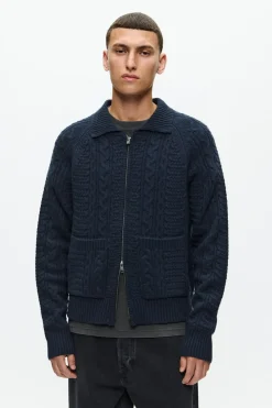 Holger Cardigan, Salute, M
