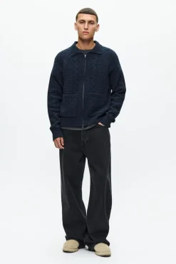 Holger Cardigan, Salute, M