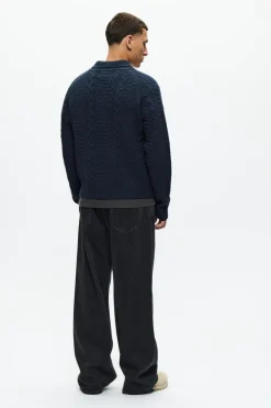 Holger Cardigan, Salute, M