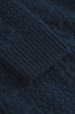 Holger Cardigan, Salute, M