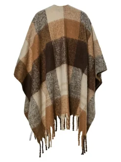 Janica Poncho, Hot Fudge