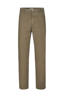 Johnny Bukser, Crocodile, 46