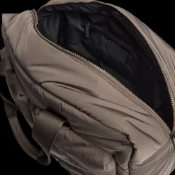 More Weekend Taske, Major Brown