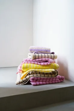 Naram Håndklæde, Baby Pink & Ski Patrol Red, 70x140 cm