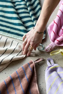 Naram Håndklæde, Sea Foam & Deep Teal, 50x80 cm