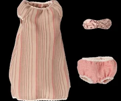 Natkjole Mus, Medium