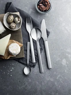 New York Latteske, Mat Stål, 4 Dele