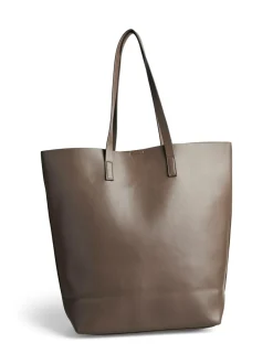 Nilla Shopper, Morel