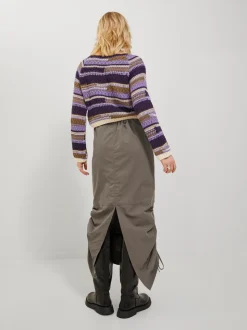 Nori Nederdel, Morel, M