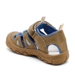 Parker Sandaler, Earth, 36