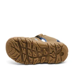 Parker Sandaler, Earth, 36