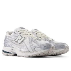 1906R Sneakers, Silver Metalic/Sea Salt, 40