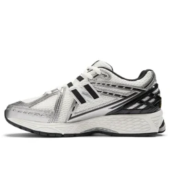 1906R Sneakers, Silver Metallic/Black, 44