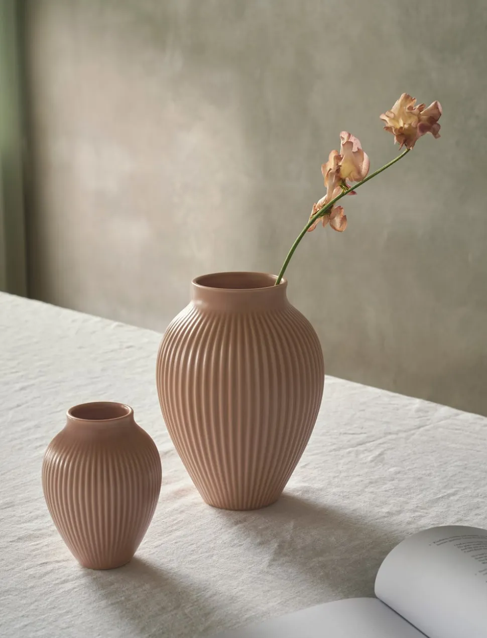 Riflet Vase, Mat Dusty Rose