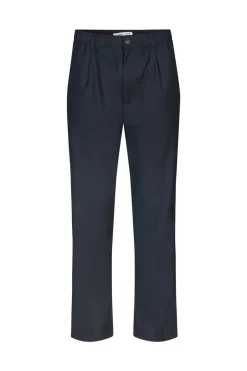 Sabertil Bukser, Salute, L