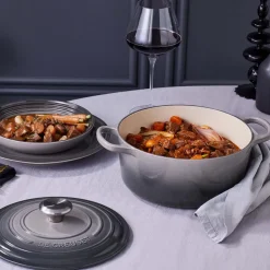 Signature Rund Støbejernsgryde, Flint, 6,7 L